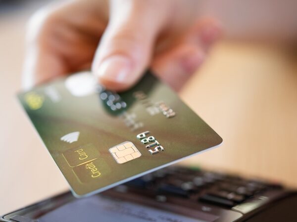 クレジットカードで経費精算する際の注意点とは？領収証は不要なのかを実務目線で解説