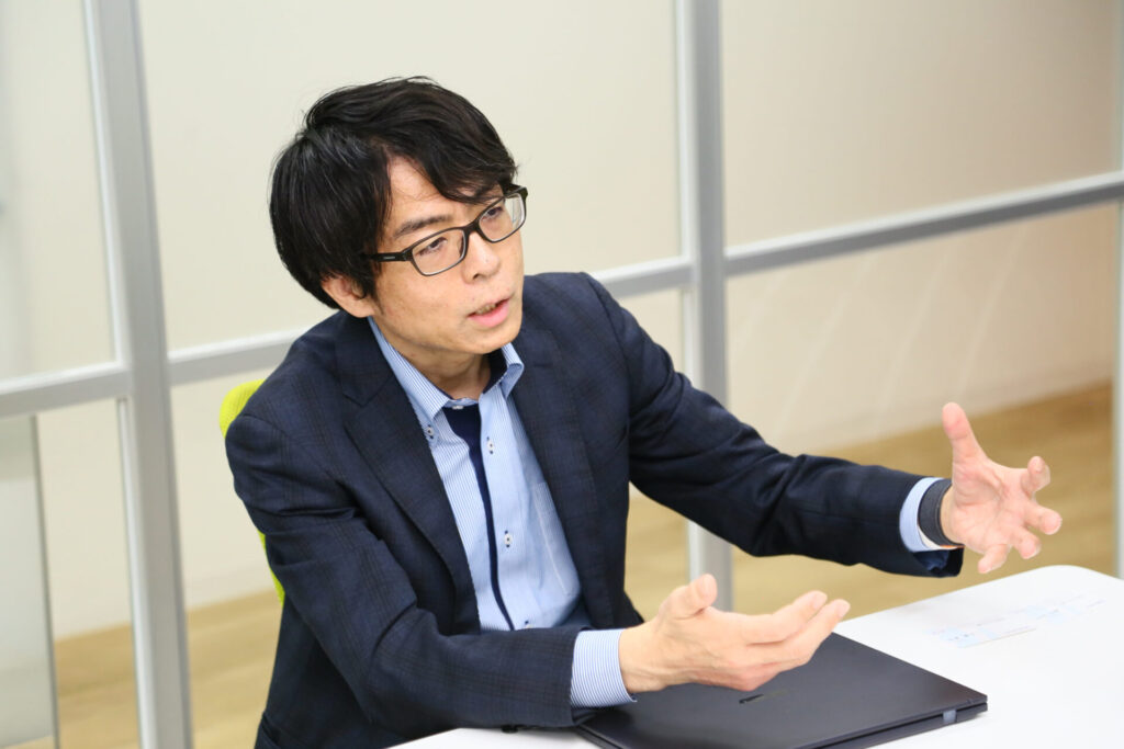 Knees bee税理士法人 代表　税理士・司法書士　渡邊 浩滋