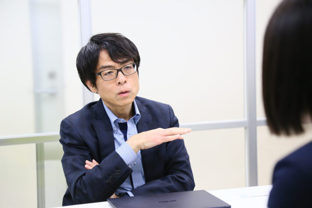 Knees bee税理士法人 代表　税理士・司法書士　渡邊 浩滋