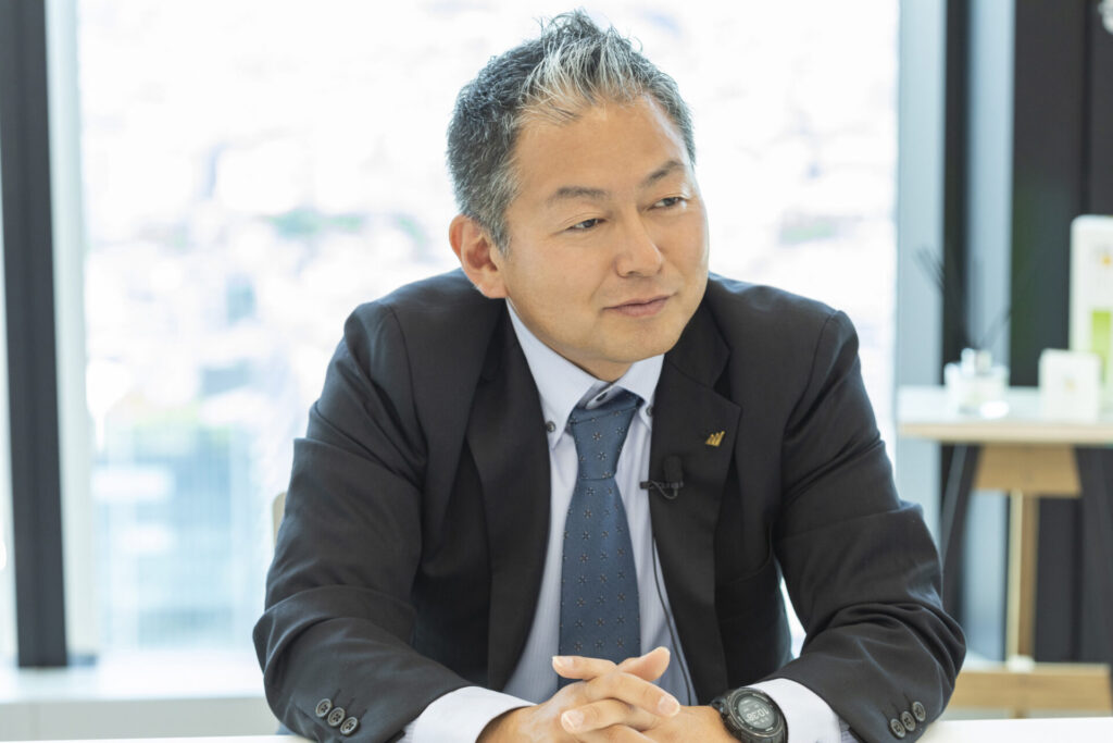 BEEKCY SOLUTION株式会社
代表取締役　綾部雅祥
