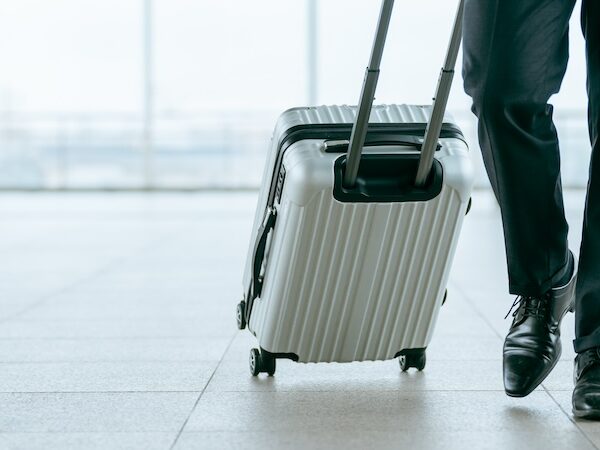WiseとRevolutを比較。海外送金と海外旅行でどう使い分けるか